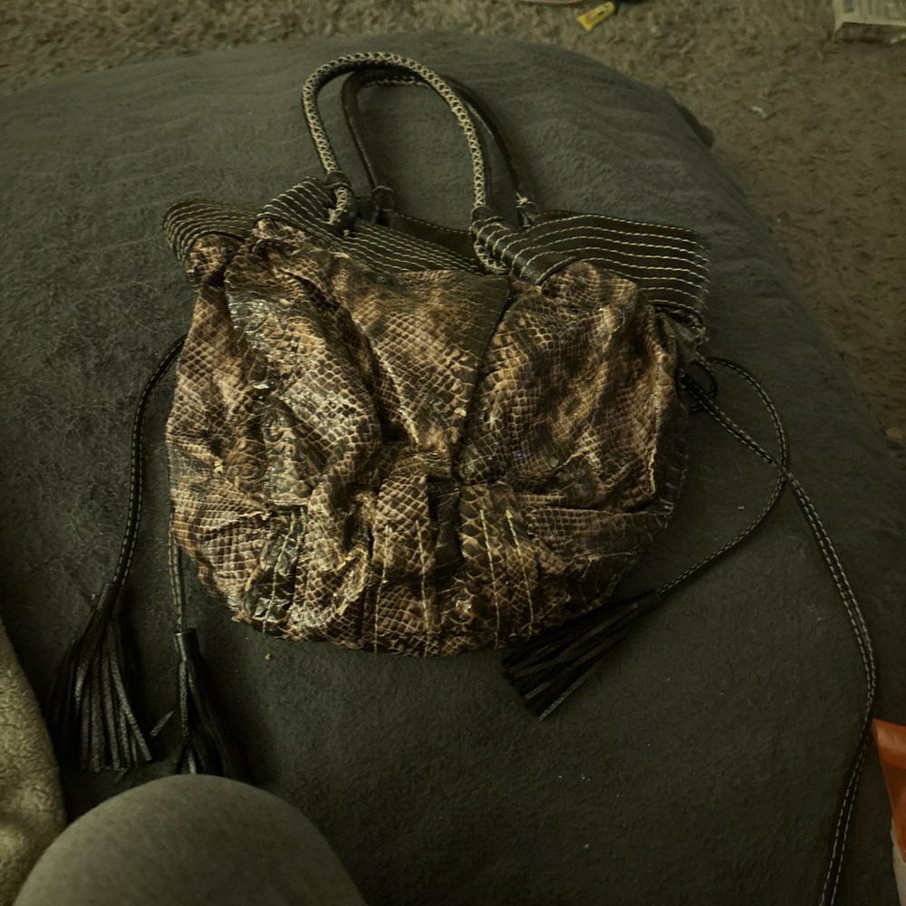 Brown snake print shoulder bag with tassels #grungevibes